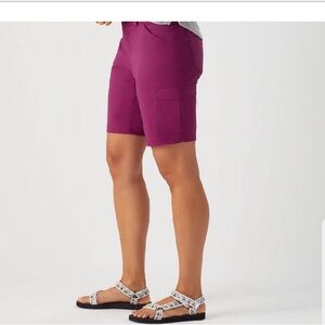 Duluth Women's Dry on the Fly Improved 10" Shorts NWT size 14 red violet color.